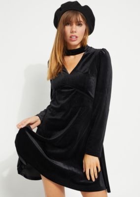 black keyhole dress long sleeve